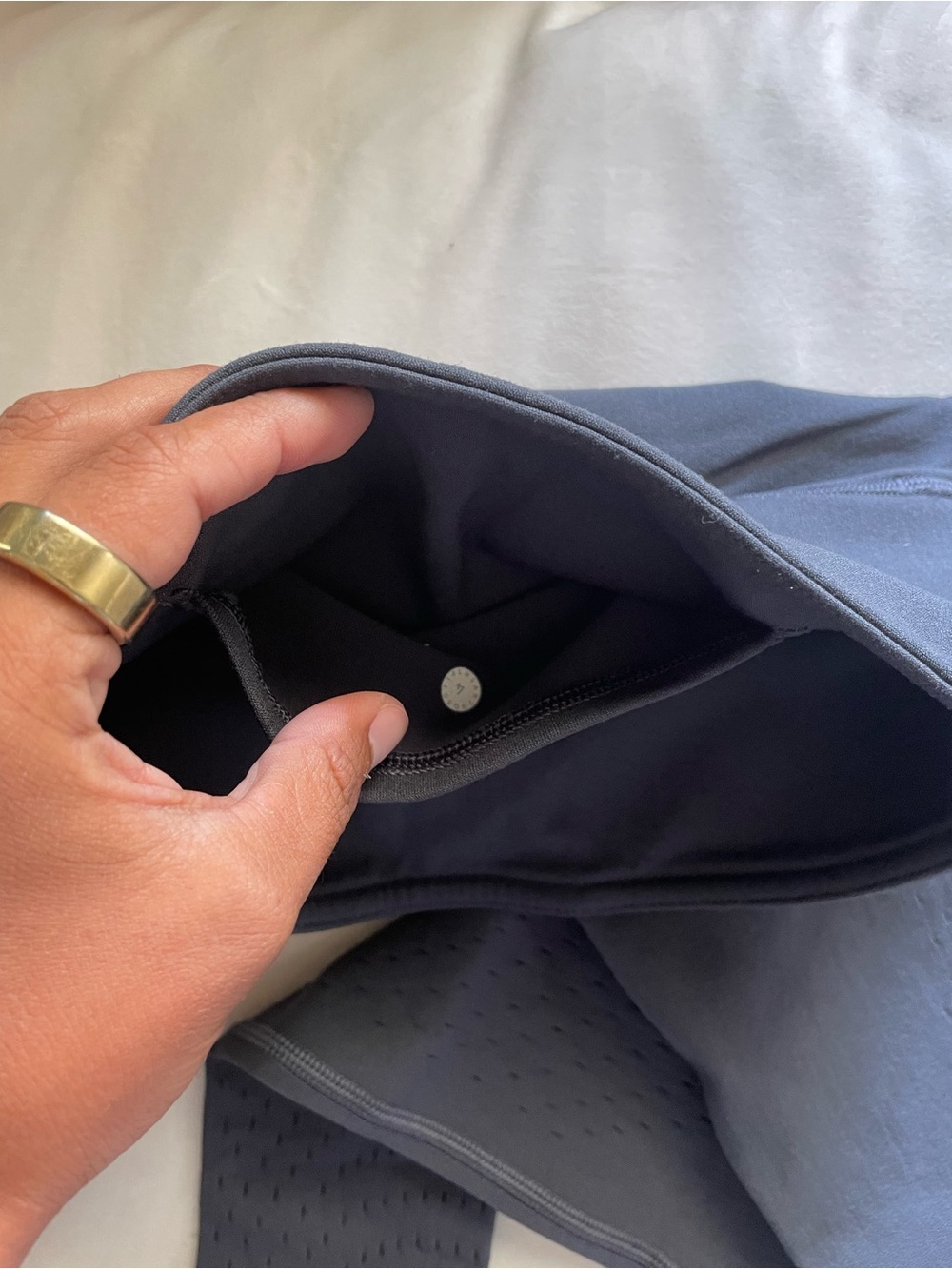 Lululemon Reveal 7/8 Tight *Vortex 25"
Blue Tied - Picture 10 of 11